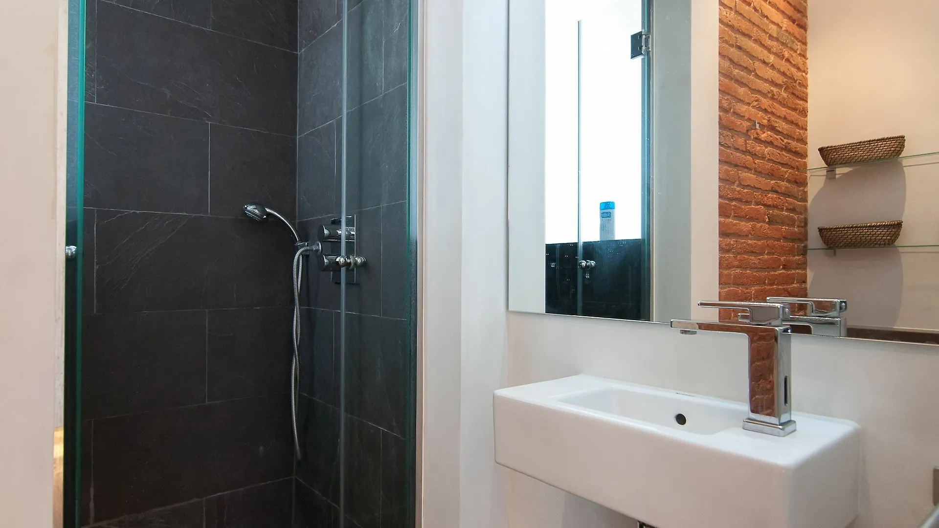 Montaber Apartment - Diagonal Barcelona 0*,  Španělsko